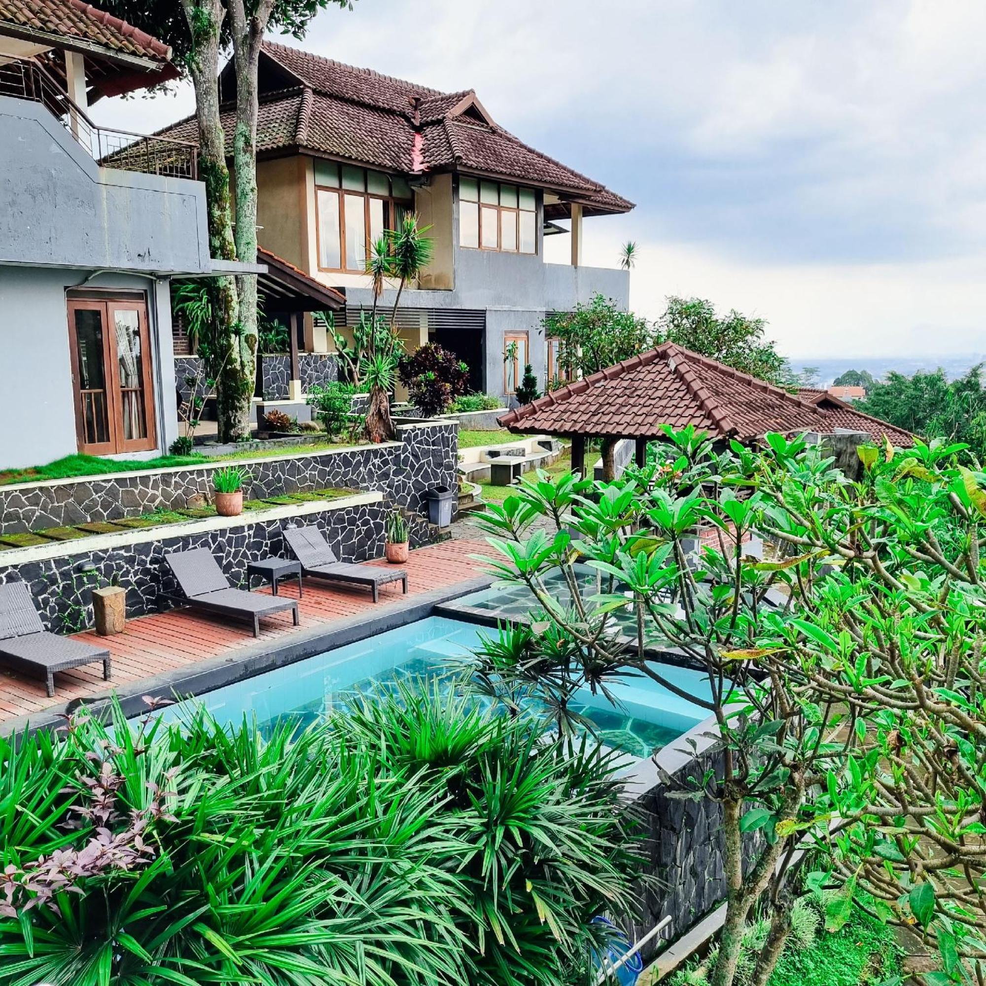 Dago Highland Resort Cimenyan Exterior foto